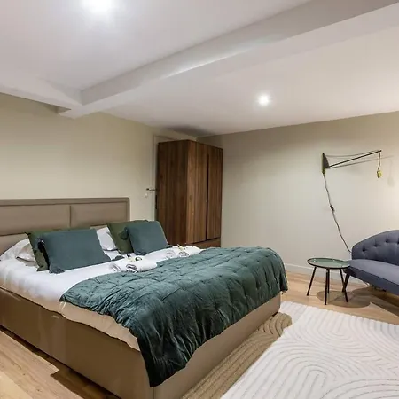 Apartment Center Of By Studio Prestige Paris