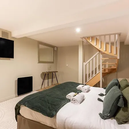 Center Of By Studio Prestige